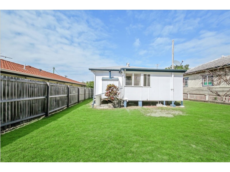 6 Jamieson Street, Redcliffe QLD 4020