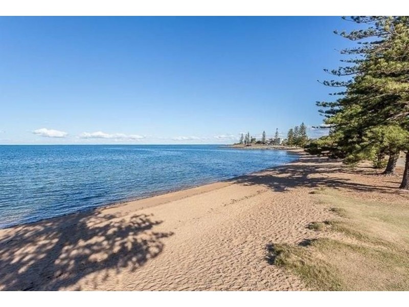 42 Central Avenue, Scarborough QLD 4020