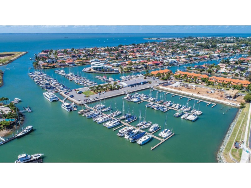 42 Central Avenue, Scarborough QLD 4020