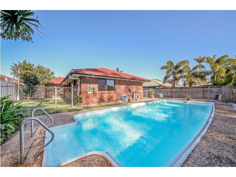 18 Daniel Court, Scarborough QLD 4020