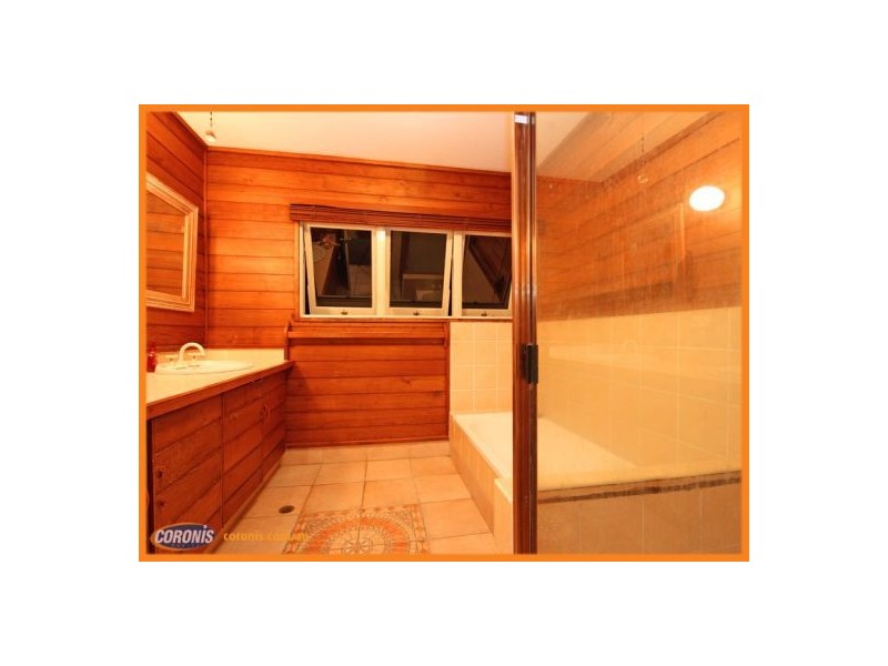 1/30 King Street, Woody Point QLD 4019