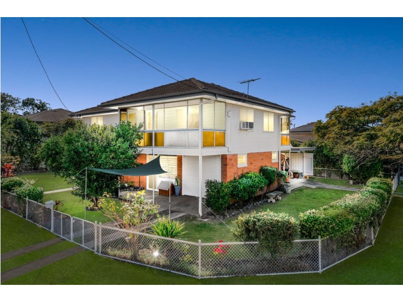1 Deborah Street, Clontarf QLD 4019