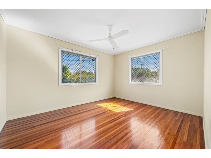 1 Deborah Street, Clontarf QLD 4019