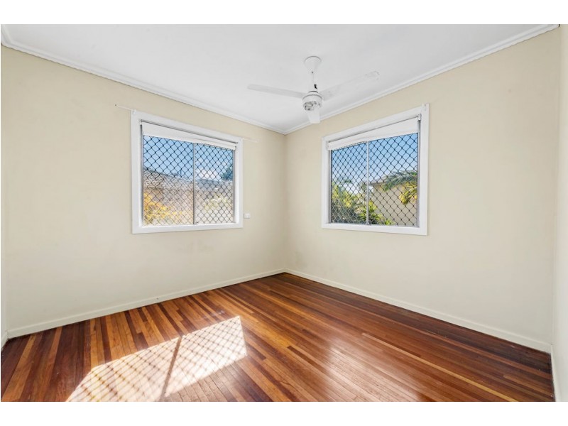 1 Deborah Street, Clontarf QLD 4019