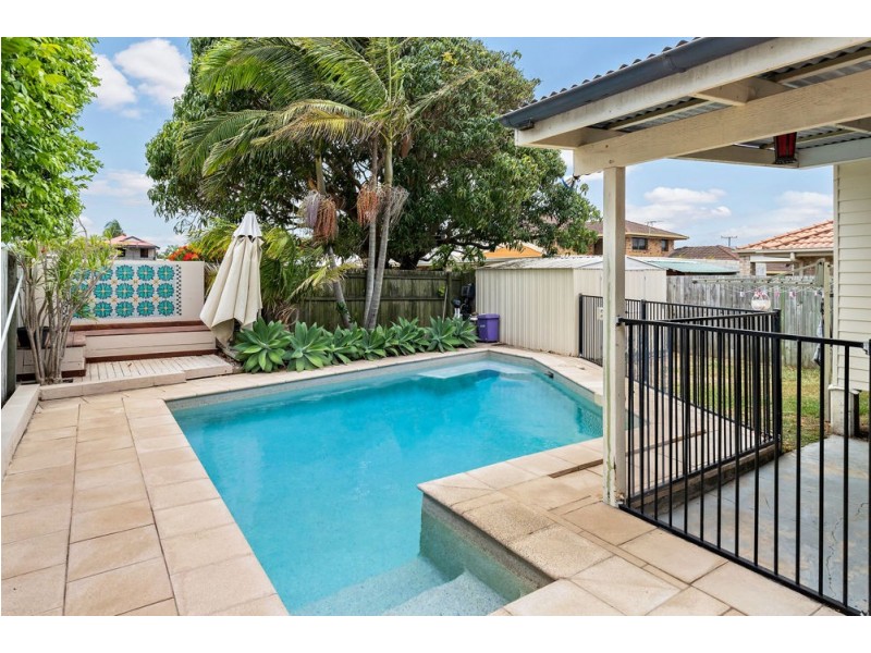 24 Garnet Street, Scarborough QLD 4020