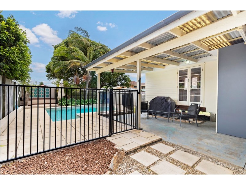 24 Garnet Street, Scarborough QLD 4020