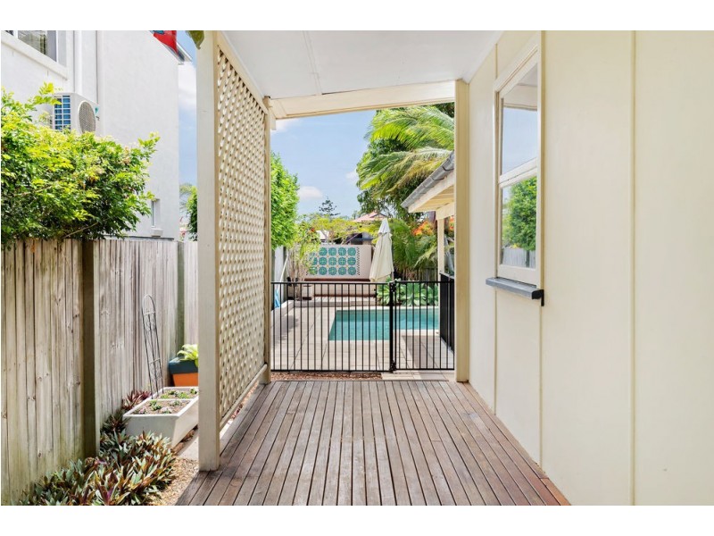24 Garnet Street, Scarborough QLD 4020