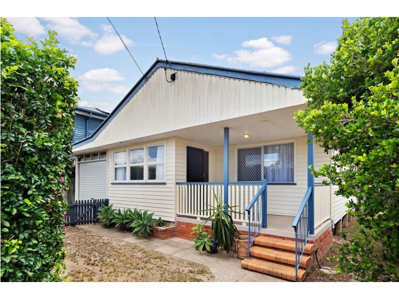 24 Garnet Street, Scarborough QLD 4020