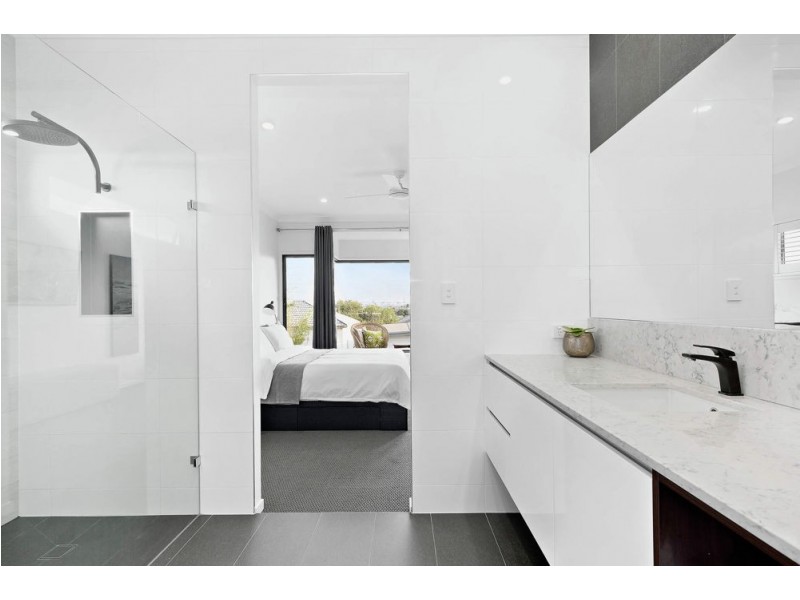 394 Rode Road, Chermside QLD 4032