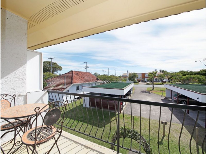 2/31 King Street, Woody Point QLD 4019