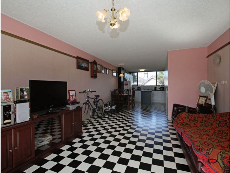 2/31 King Street, Woody Point QLD 4019