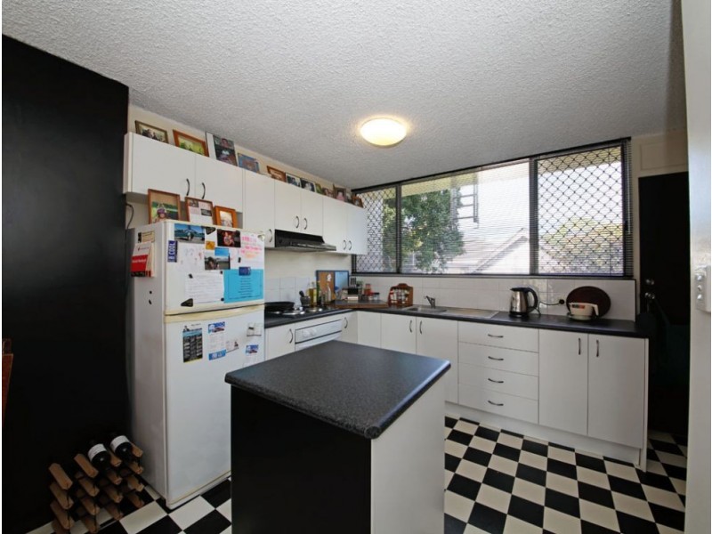 2/31 King Street, Woody Point QLD 4019