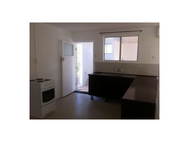 19 Dunns Terrace, Scarborough QLD 4020