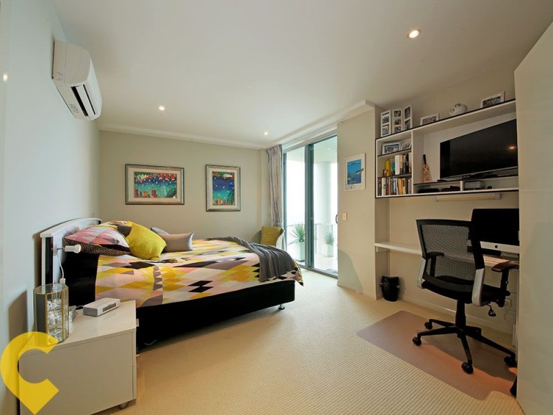 704/6-12 Oxley Avenue, Woody Point QLD 4019