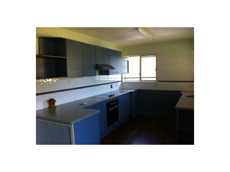 42 Palmtree Avenue, Scarborough QLD 4020