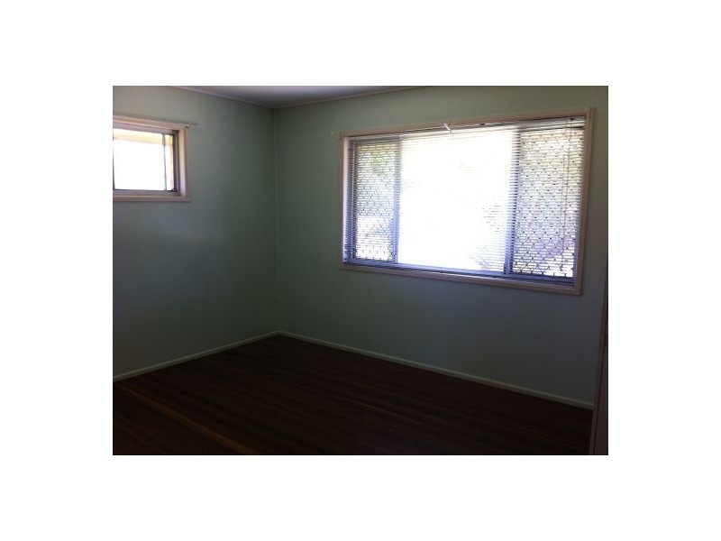 42 Palmtree Avenue, Scarborough QLD 4020