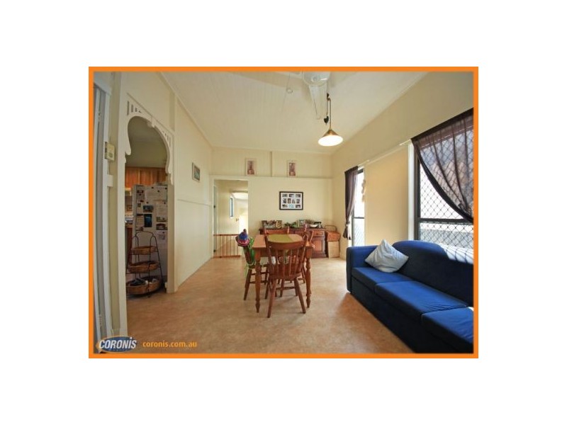 16 Louis Street, Redcliffe QLD 4020