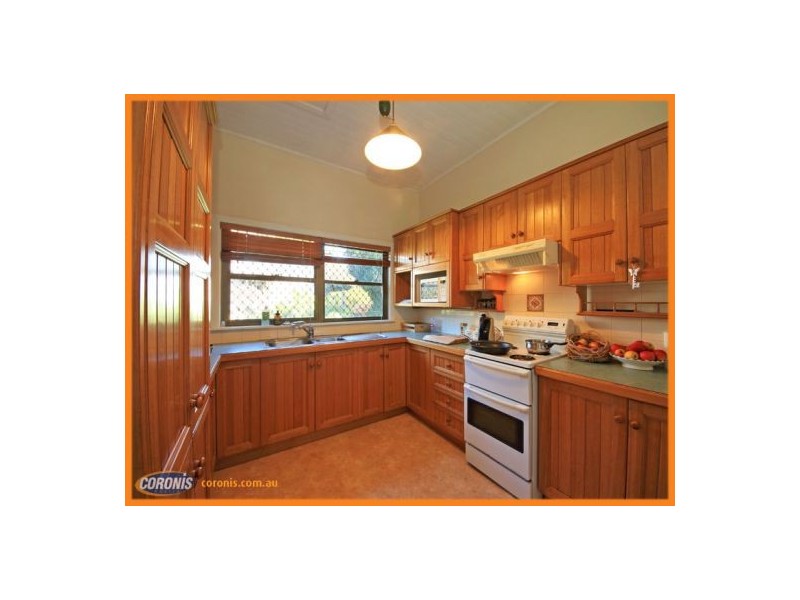 16 Louis Street, Redcliffe QLD 4020