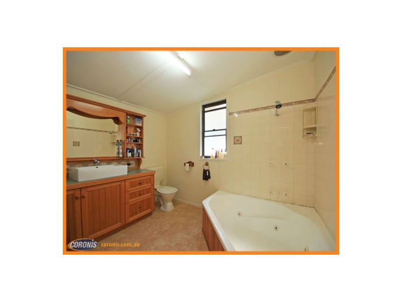 16 Louis Street, Redcliffe QLD 4020