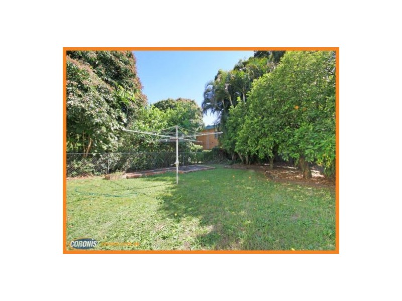 16 Louis Street, Redcliffe QLD 4020