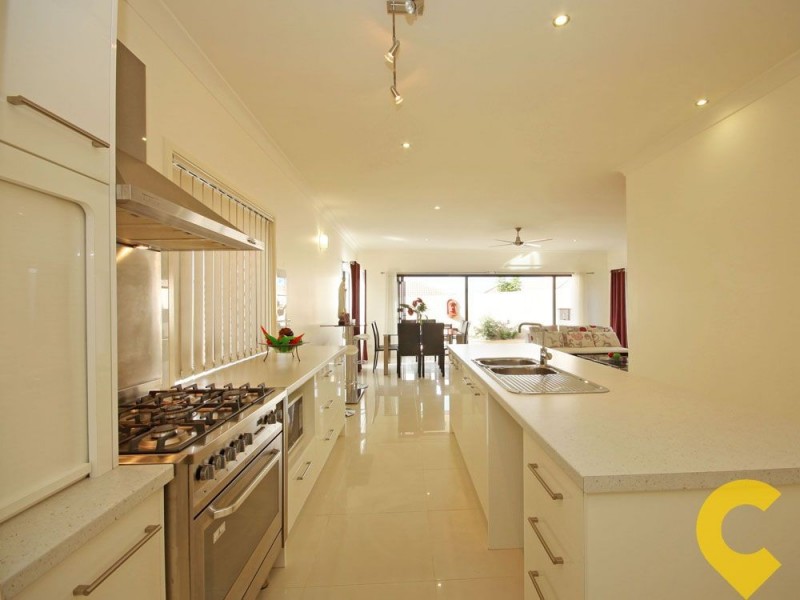8 Forrestal Circuit, North Lakes QLD 4509