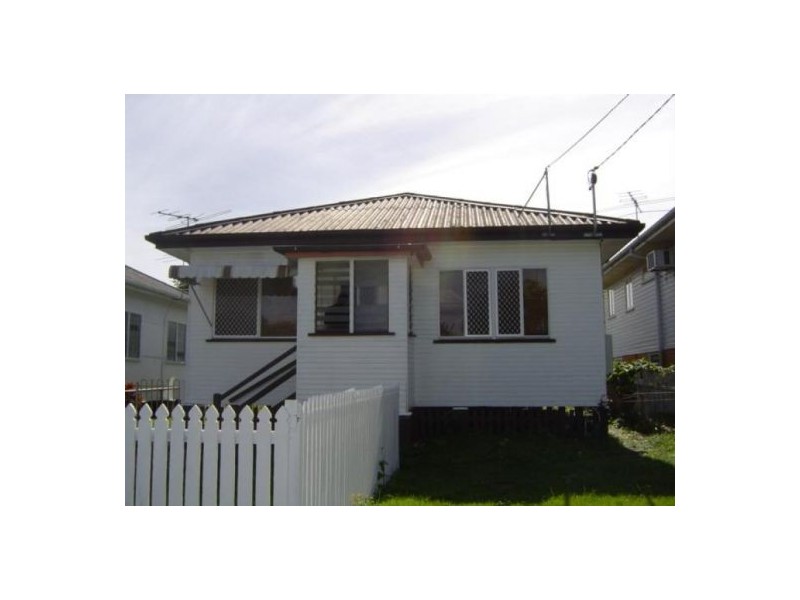 34 King Street, Woody Point QLD 4019