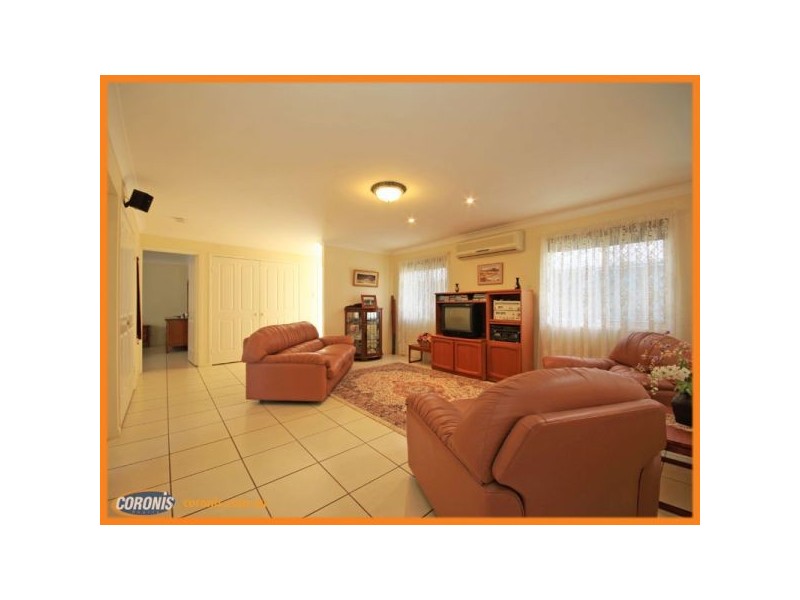 10 McLennan Street, Woody Point QLD 4019