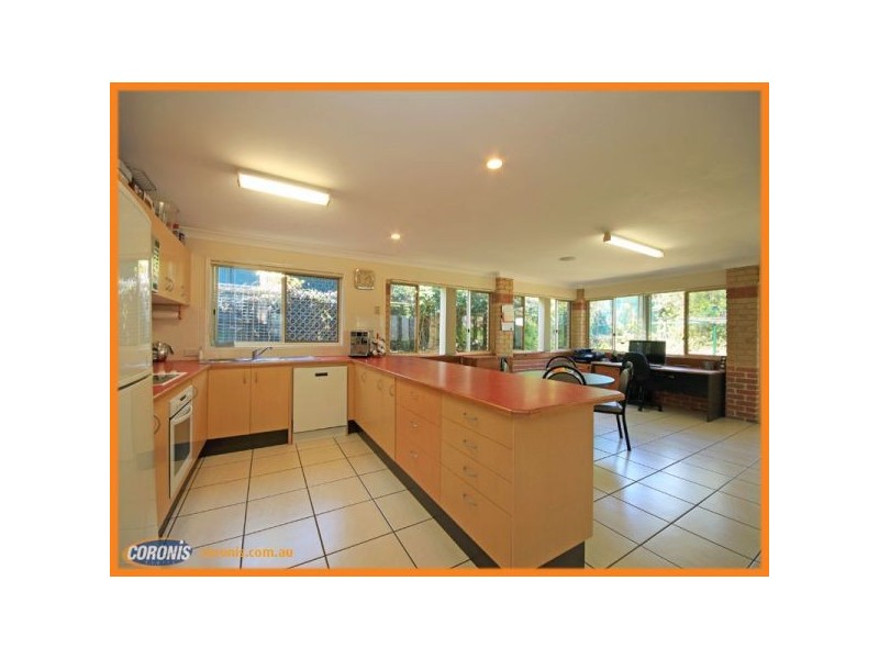 10 McLennan Street, Woody Point QLD 4019