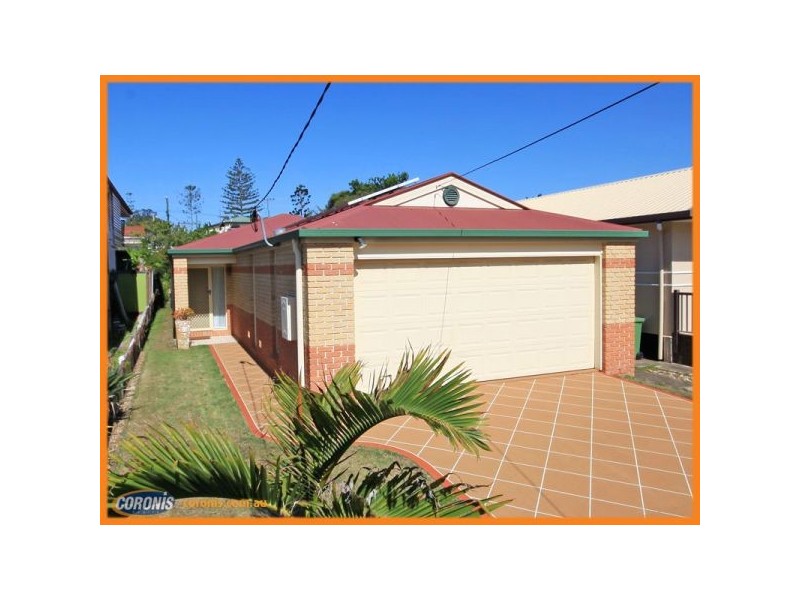 10 McLennan Street, Woody Point QLD 4019