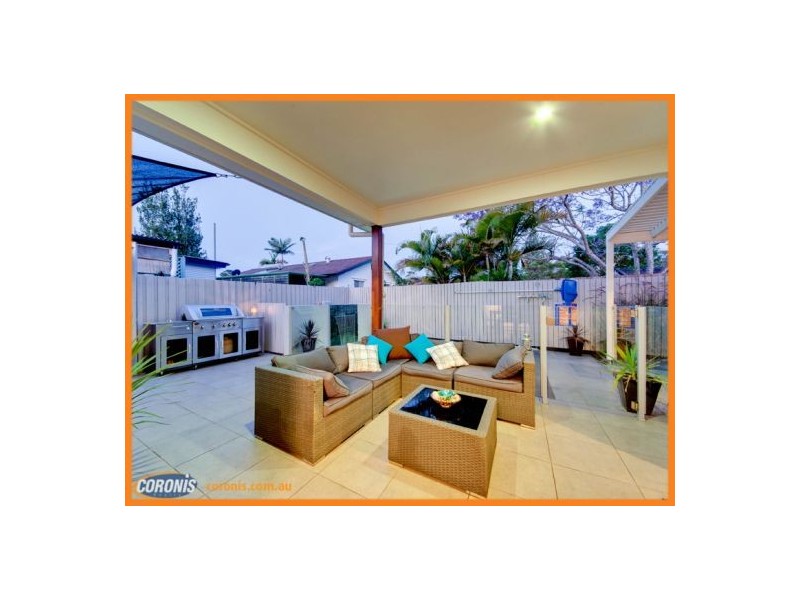 4 Harriet Street, Clontarf QLD 4019