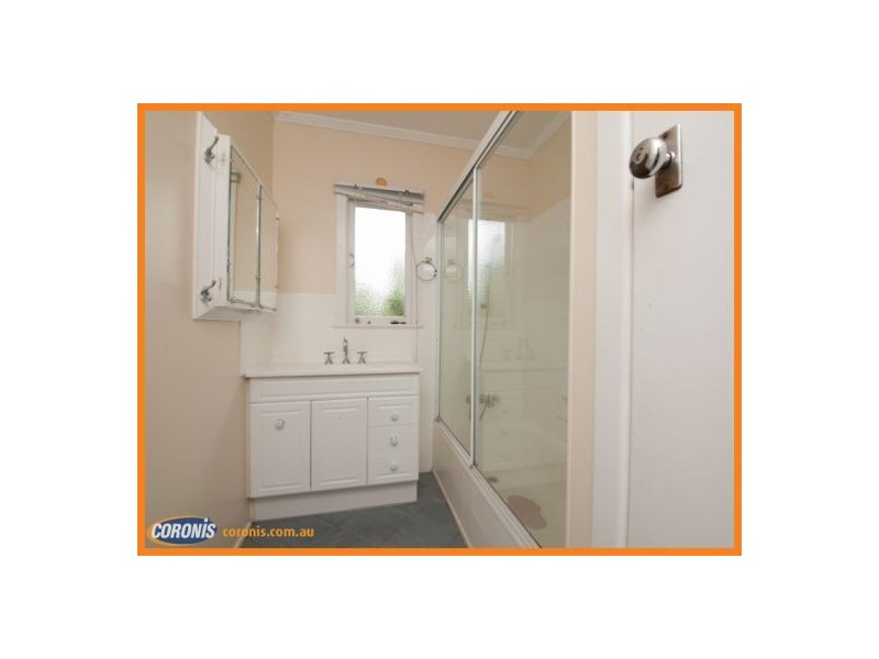 25 Dover Road, Margate QLD 4019