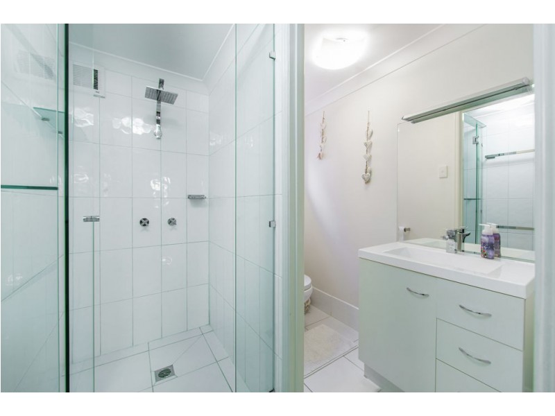 11a Bailey Street, Woody Point QLD 4019