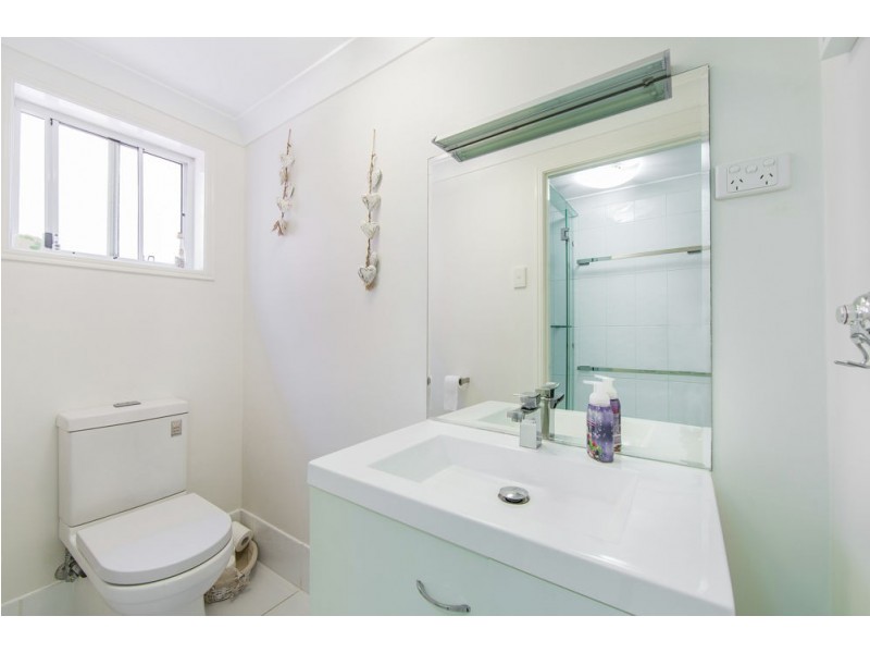 11a Bailey Street, Woody Point QLD 4019