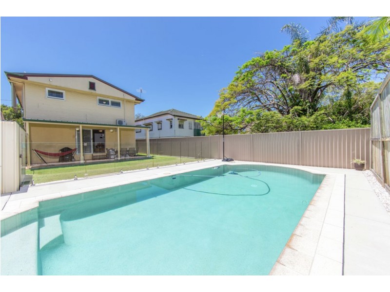 11a Bailey Street, Woody Point QLD 4019