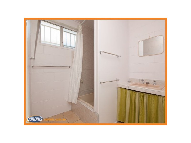 28 Eversleigh Road, Scarborough QLD 4020