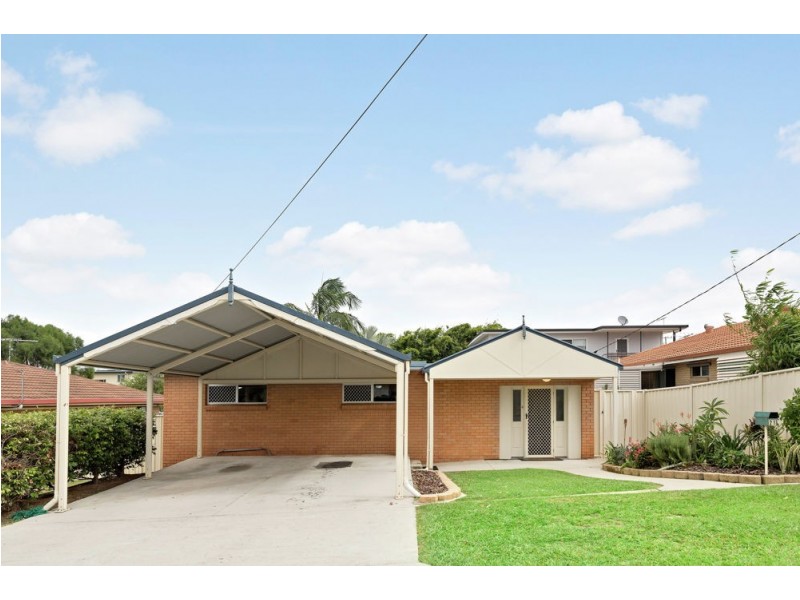 21 Waterton Street, Clontarf QLD 4019