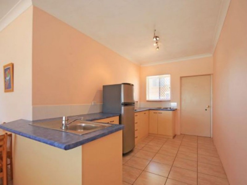 4/2A Queen Street, Scarborough QLD 4020