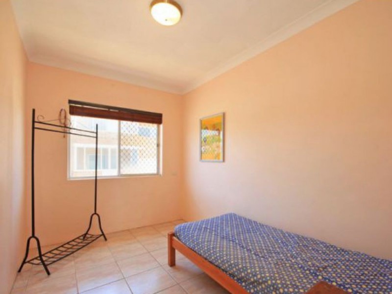 4/2A Queen Street, Scarborough QLD 4020
