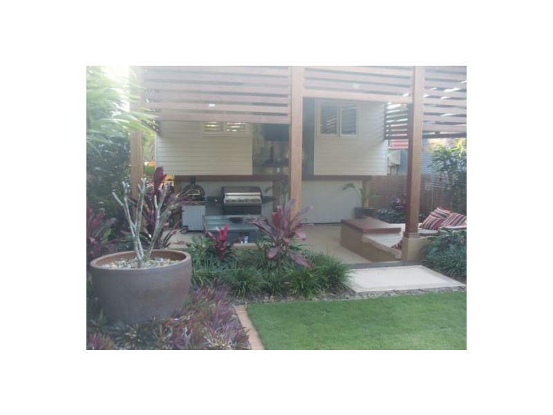 62 Donald Street, Woody Point QLD 4019