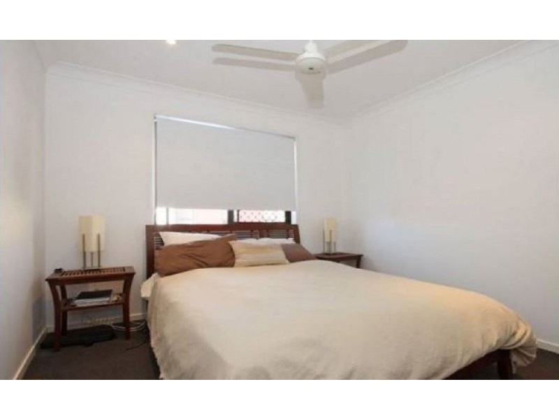 2/24 Ebert Parade, Lawnton QLD 4501