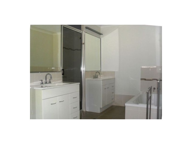 8 Morris Road, Kippa-ring QLD 4021