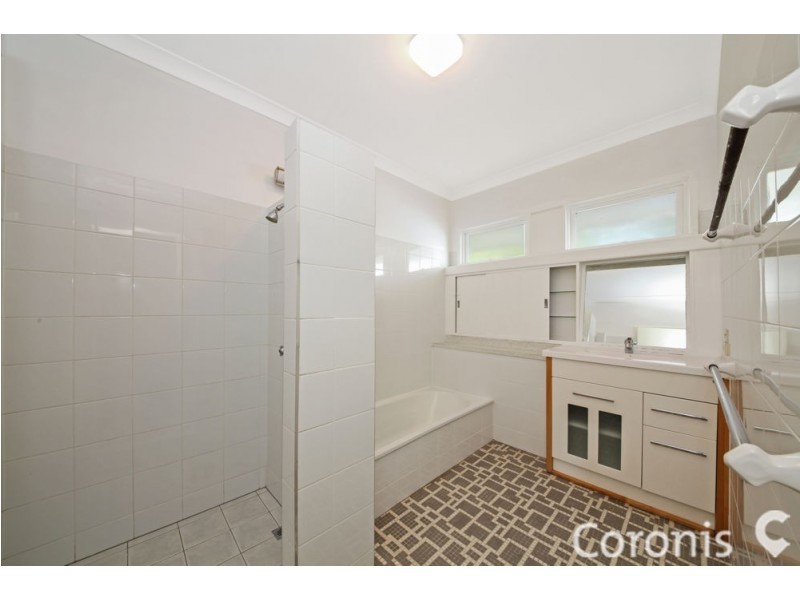 25 Lilla Street, Woody Point QLD 4019