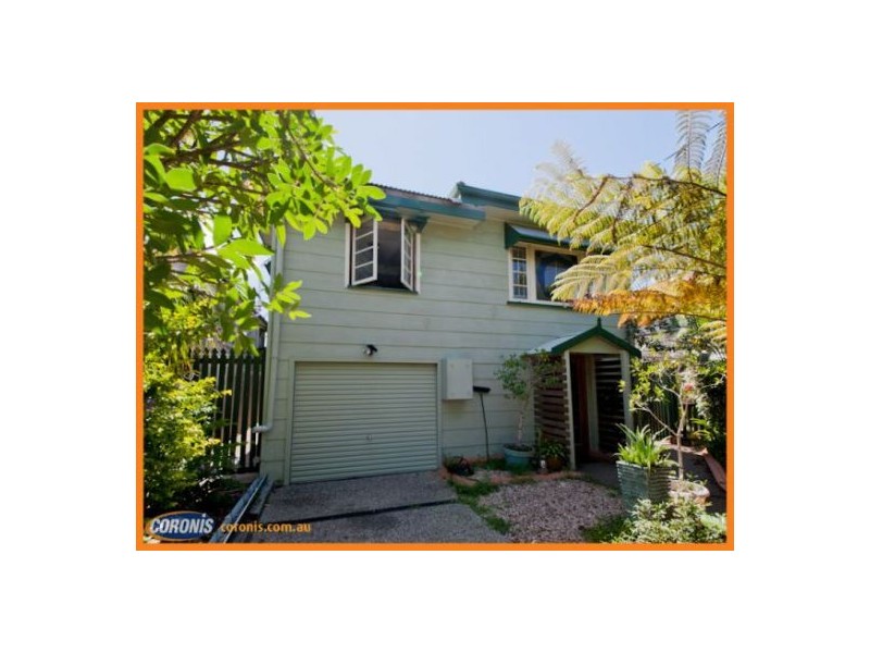 17 Mclennan Street, Woody Point QLD 4019