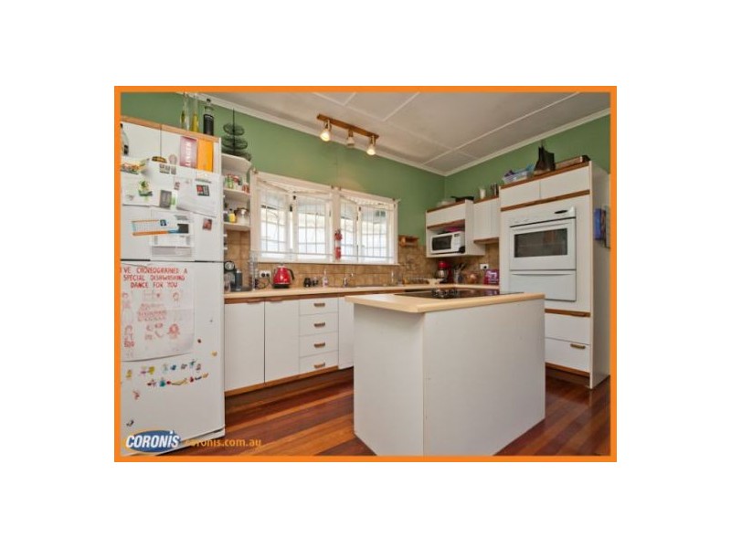 17 Mclennan Street, Woody Point QLD 4019