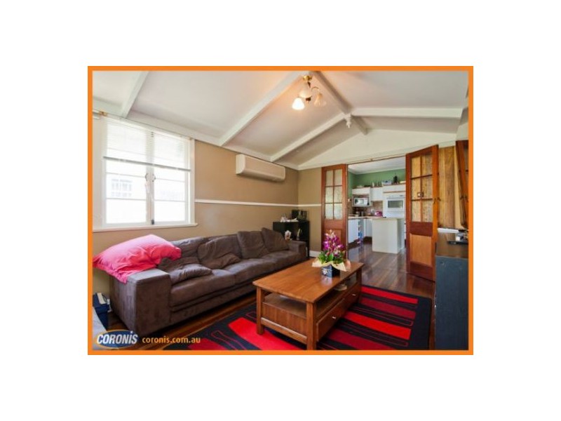 17 Mclennan Street, Woody Point QLD 4019