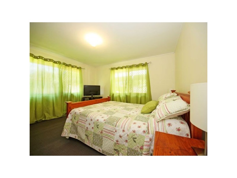 75 Ashmole Road, Redcliffe QLD 4020