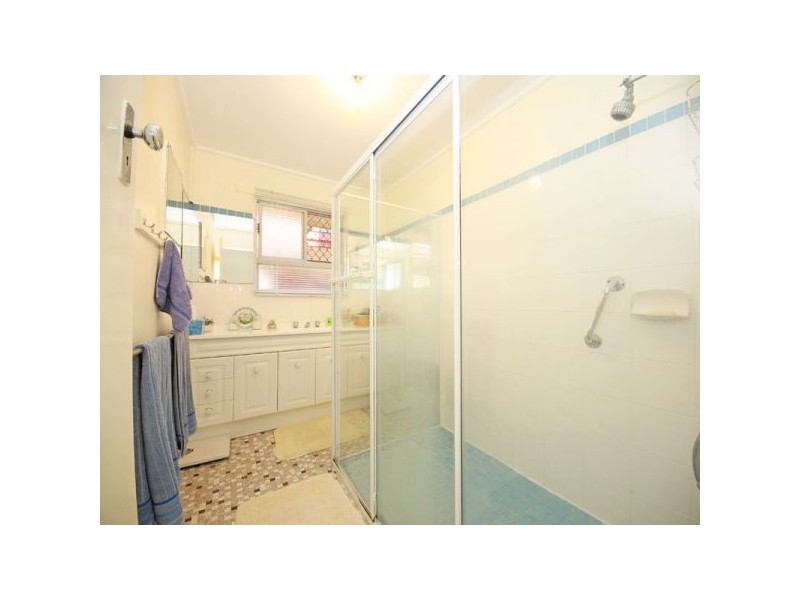 75 Ashmole Road, Redcliffe QLD 4020