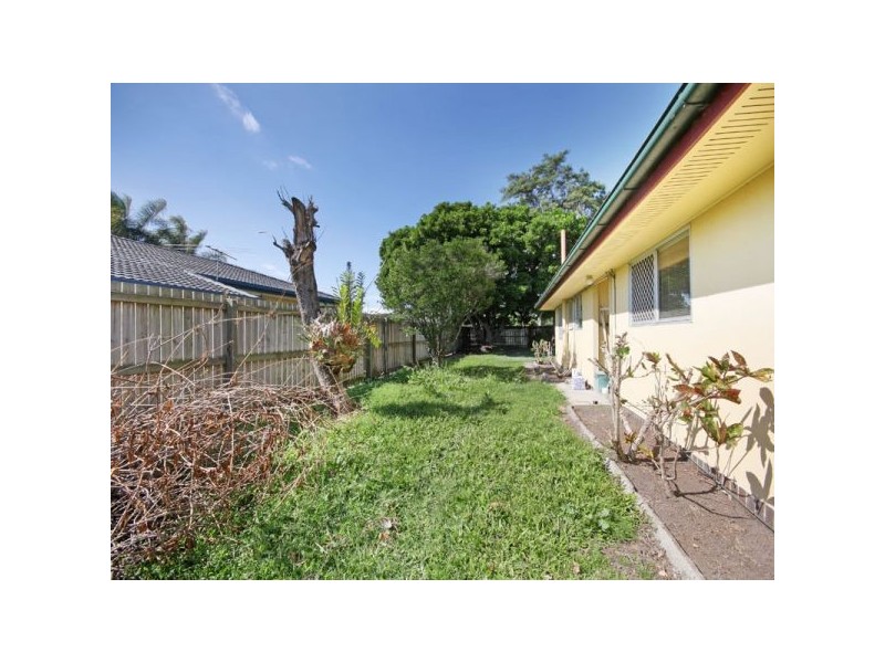 75 Ashmole Road, Redcliffe QLD 4020