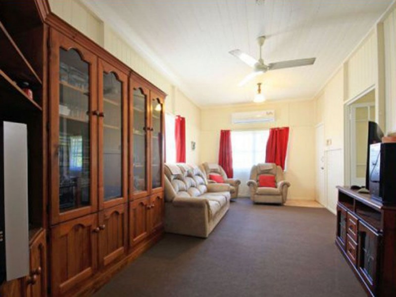 16 Louis Street, Redcliffe QLD 4020