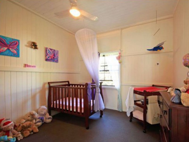 16 Louis Street, Redcliffe QLD 4020